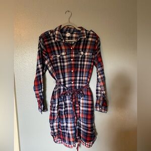 Gap Women’s Dress Size Large, Navy Plaid Lightweight Flannel Button Down.
